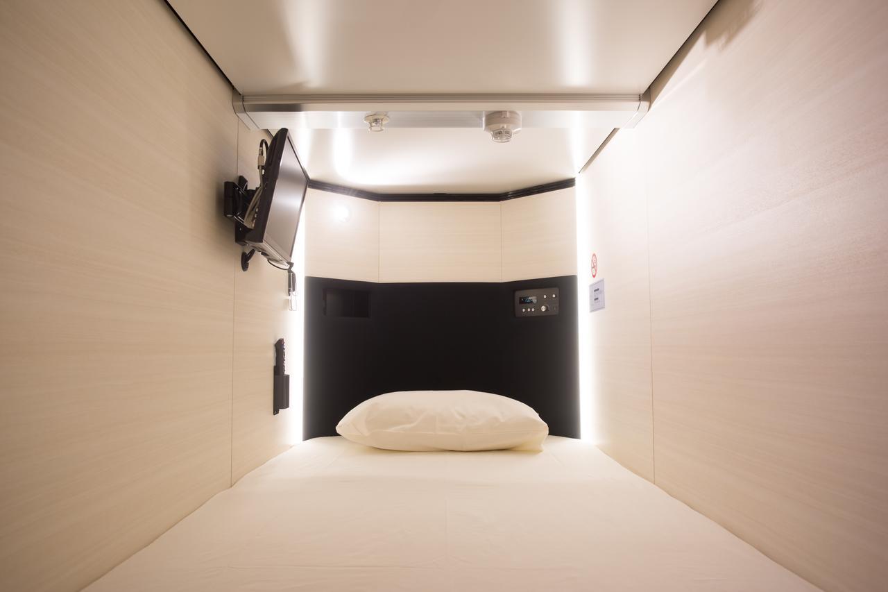 New Japan Lady'S Capsule Hotel Osaka Exterior photo